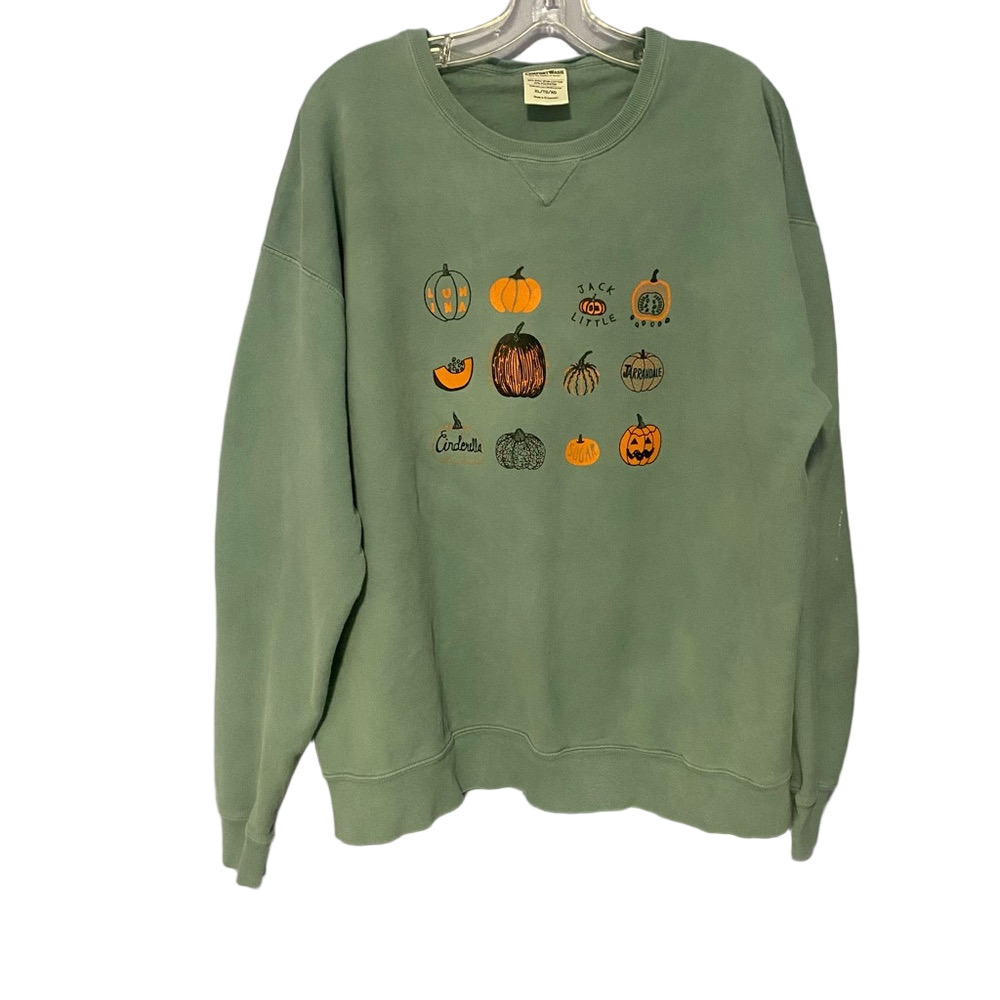 Halloween Pumpkin Graphic Sweatshirt – Comfort Wash – XL